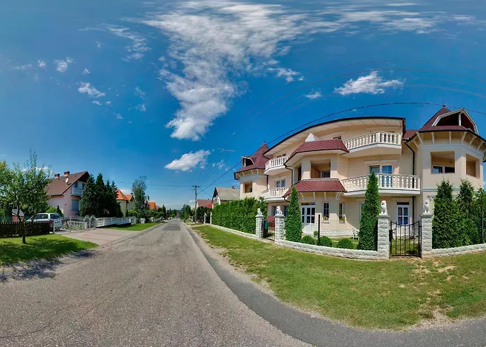 ゲストハウス Hegyi