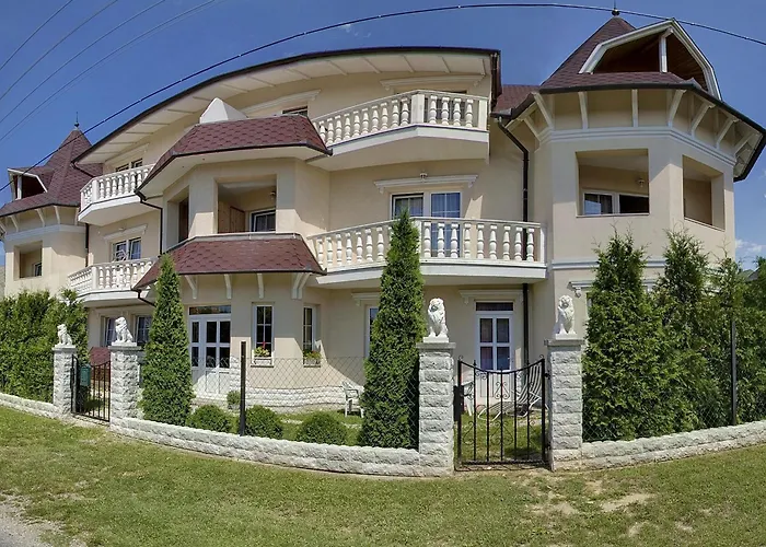 Hegyi ヘーヴィーズ